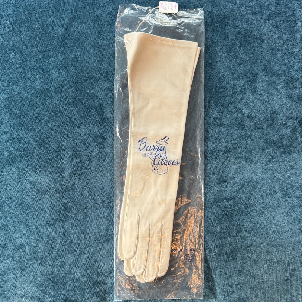 Women's White Gloves